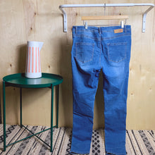 Charger l&#39;image dans la galerie, Lola jeans
